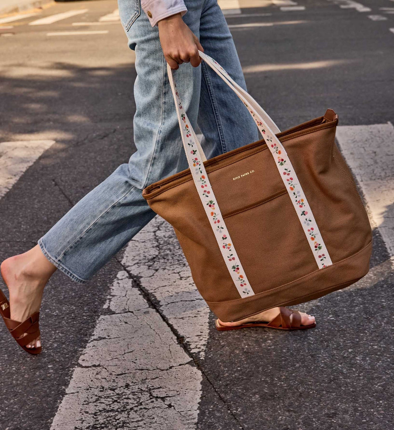 Ditsy Dahlia Canvas Carry All