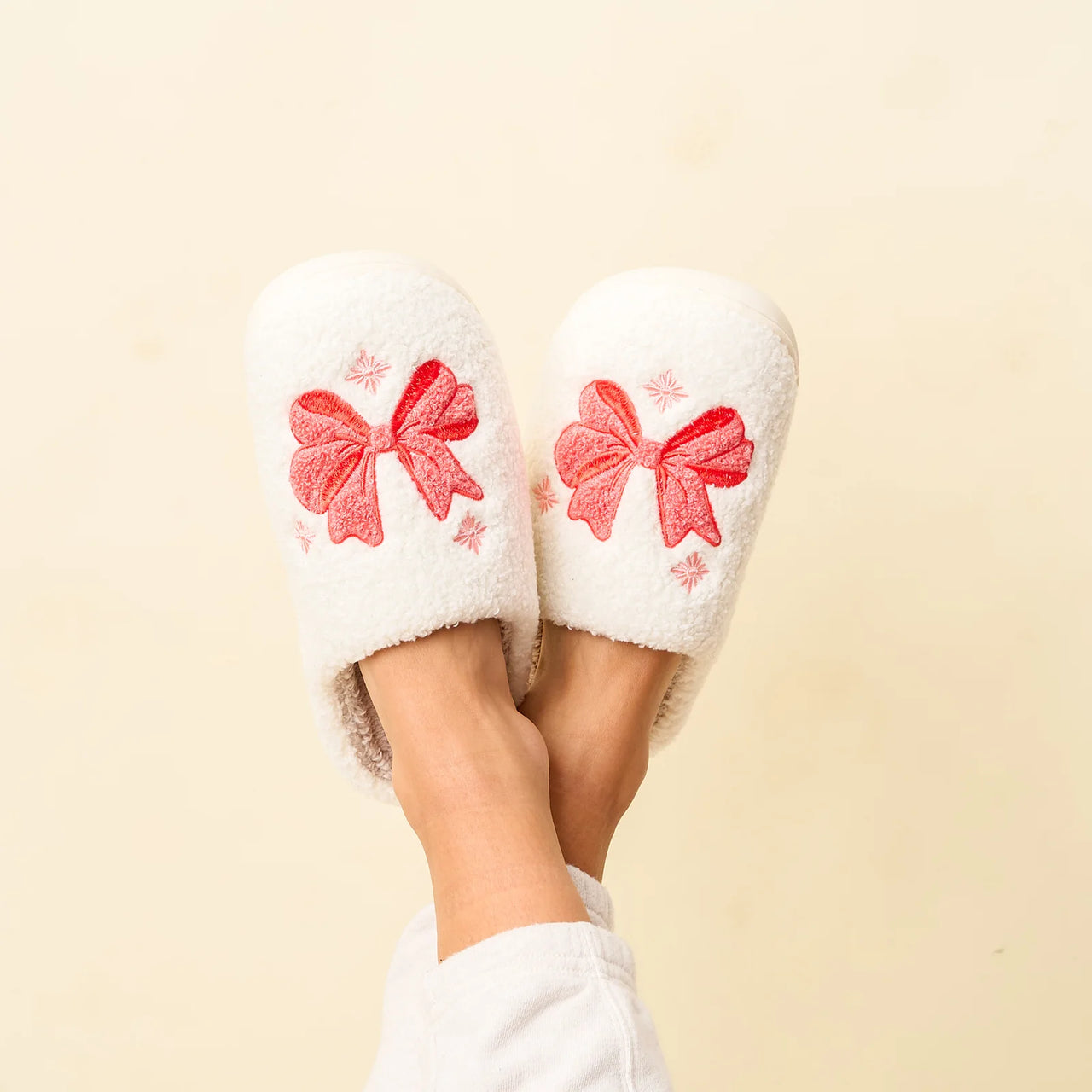 The Darling Effect Fuzzy Slippers - Bow Design