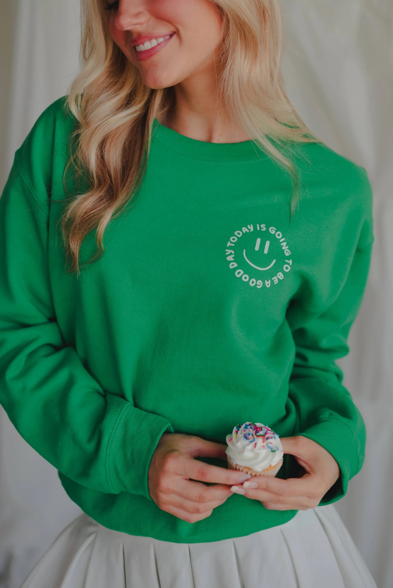 Dear Heart Good Day Pullover - Kelly Green